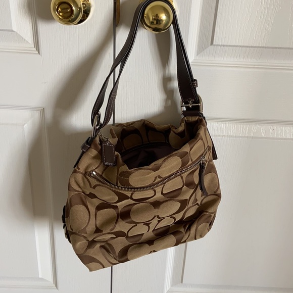 Coach purse - Picture 2 of 4